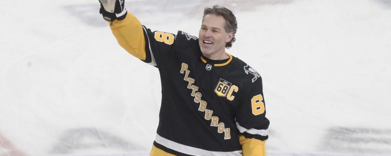 Jaromir Jagr tops Gordie Howe as hockey&#39;s oldest scorer