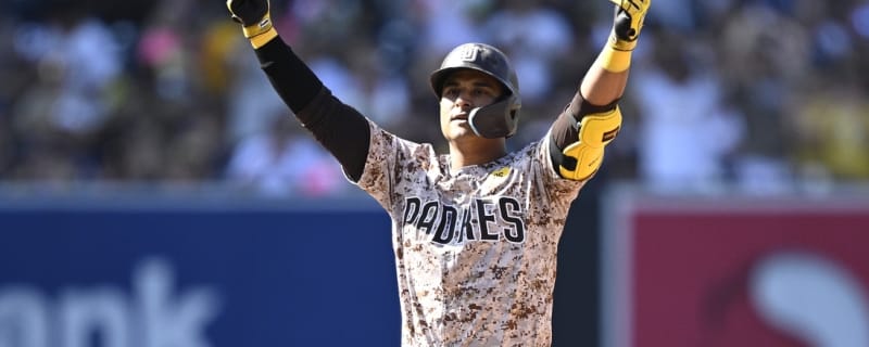 Mariners sign INF Donovan Solano to one-year deal