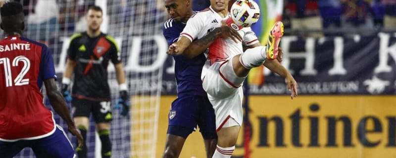 FC Dallas pull even with Revs on stoppage-time penallty