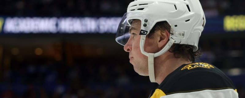 Bruins&#39; Charlie McAvoy, Mark Kastelic done for season