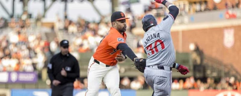 Brett Wisely&#39;s single, double, triple lift Giants past Twins