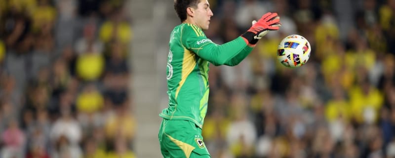 Crew extend G Patrick Schulte&#39;s contract through 2027