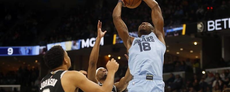Thunder sign veteran C/F Bismack Biyombo