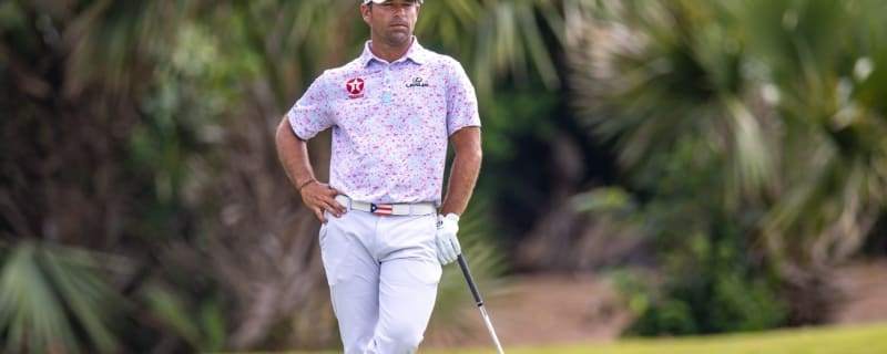 Andrew Novak, Rafael Campos cut through wind, lead at Bermuda