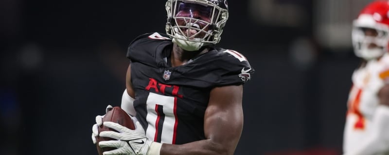 Titans sign edge rusher Lorenzo Carter