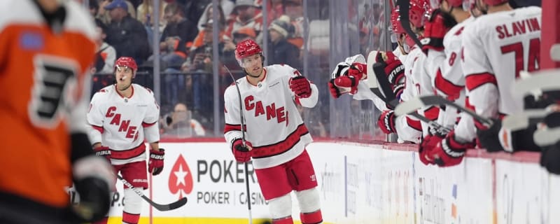 Hurricanes shut out Flyers, extend winning streak to seven