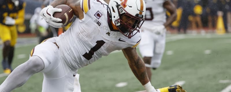 No. 12 Michigan holds off Minnesota&#39;s late charge for 27-24 win