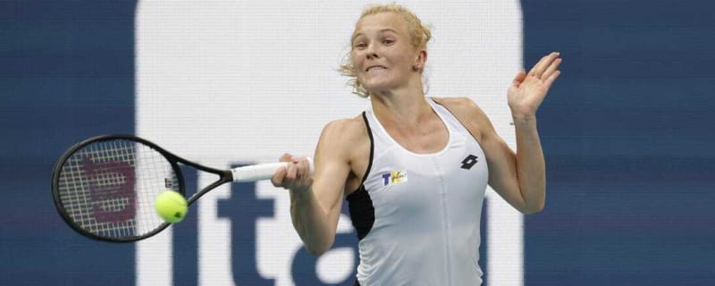 WTA roundup: Katerina Siniakova survives scare in Prague