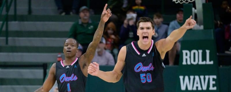 Report: Vlad Goldin follows coach, transfers to Michigan