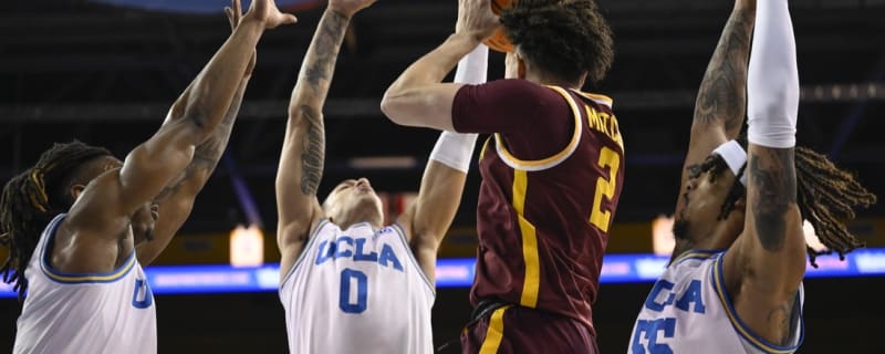 Minnesota puts together another late rally, this time to beat UCLA