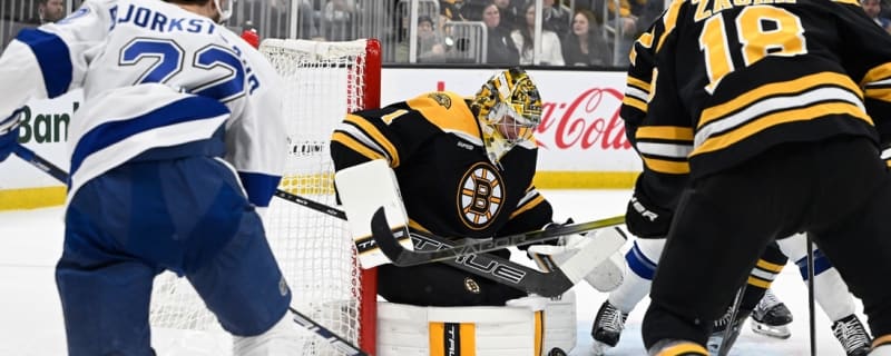 Anthony Cirelli helps Lightning cruise past Bruins