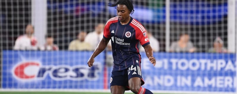 Crew acquire D DeJuan Jones from Revs for D Will Sands