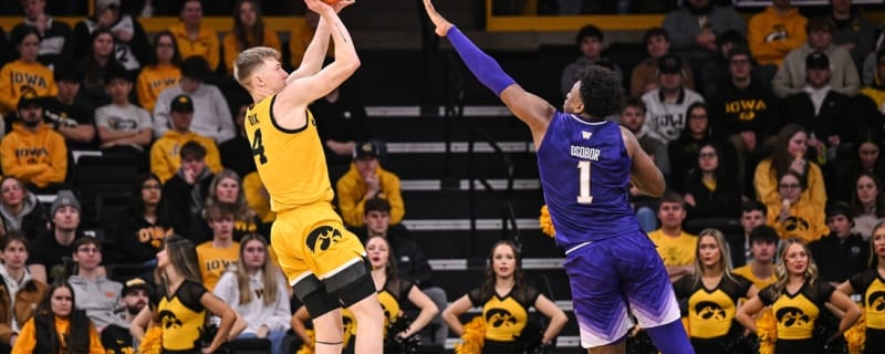 Payton Sandfort, Iowa storm back to upend Washington