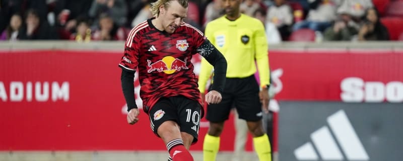 Emil Forsberg's 2 goals lift Red Bulls over Toronto FC
