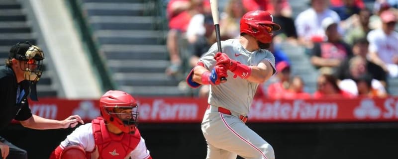 Kyle Schwarber provides offense as Phillies edge Angels