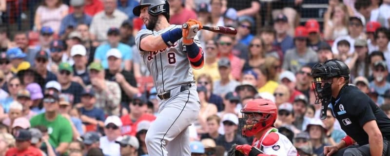 With 4-run 10th, Tigers split series with Red Sox