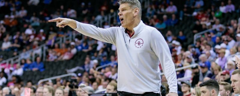 Oklahoma starts fast, drubs Lindenwood in season opener