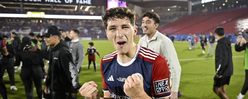FC Dallas sign F Logan Farrington to new contract