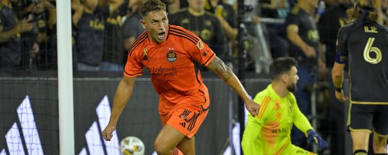 Two summer signings help Dynamo stun LAFC