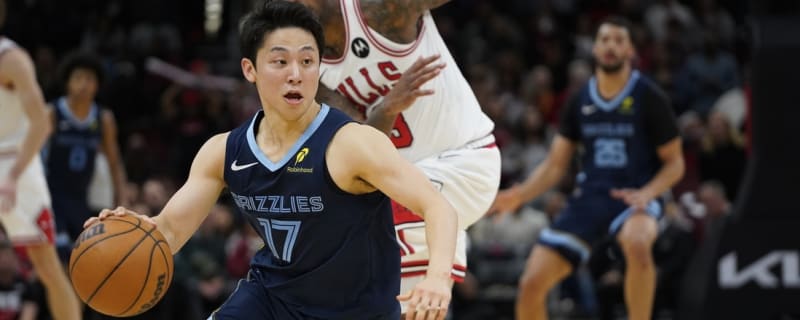 Report: Grizzlies sign G Yuki Kawamura to two-way deal