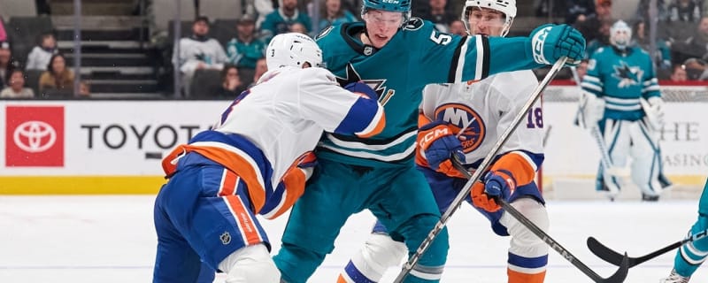 Jean-Gabriel Pageau posts 3 points in Islanders&#39; win over Sharks