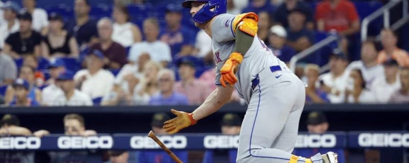 Marlins rally in 9th, defeat Mets in 10th