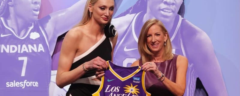 Sparks leaning on rookies as season tips off vs. Dream