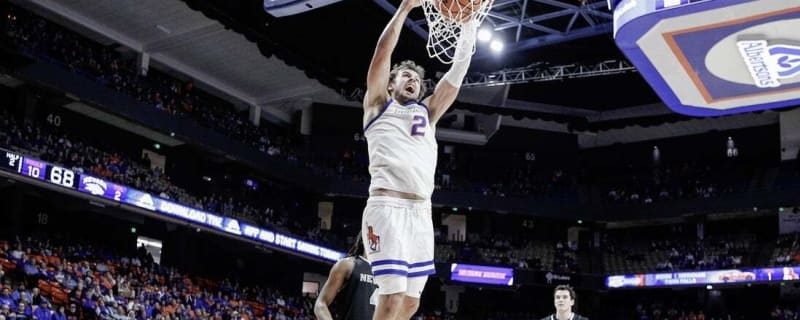 Tyson Degenhart, Boise St. cruise past George Washington at Crown