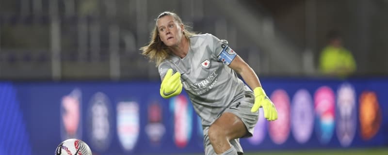 Longtime GK Alyssa Naeher retires from USWNT