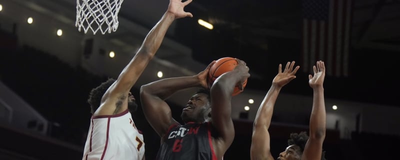 USC runs win streak to three by thumping Northridge