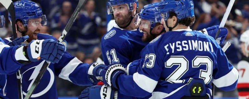Lightning &#39;grinding&#39; out wins as aching Ducks land in town