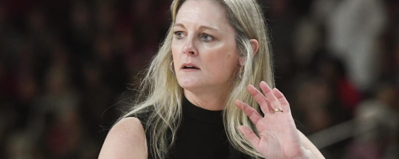 Missouri hires ex-Vols coach Kellie Harper
