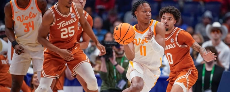 No. 8 Tennessee never trails, beats Texas in SEC quarterfinals