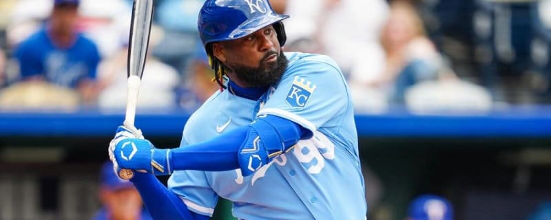 Slugger Franmil Reyes elects free agency following DFA