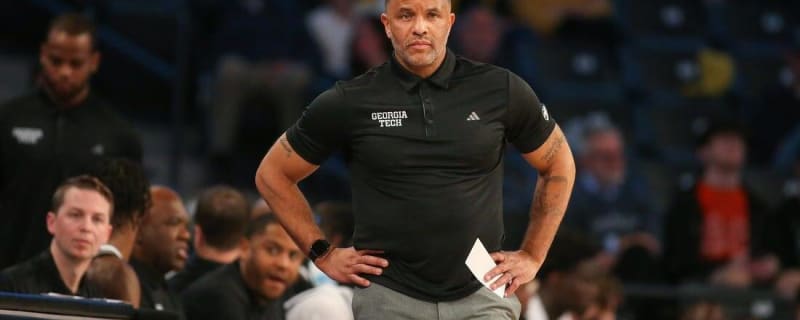 Ga. Tech overtakes UMass to reach Diamond Head semis