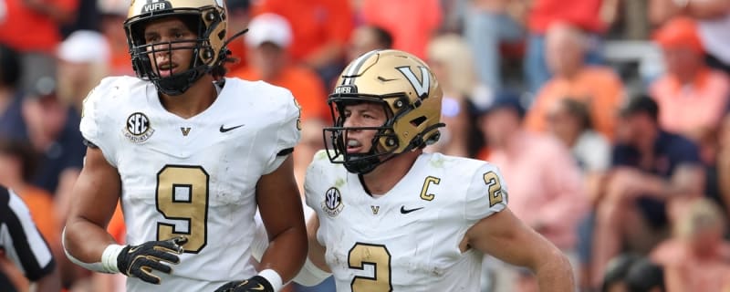 Vanderbilt TE Eli Stowers to return for final season