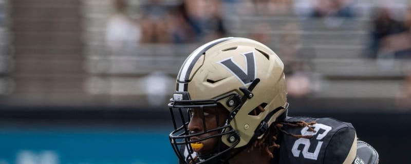 Vanderbilt DE Miles Capers stretchered off field vs. Kentucky
