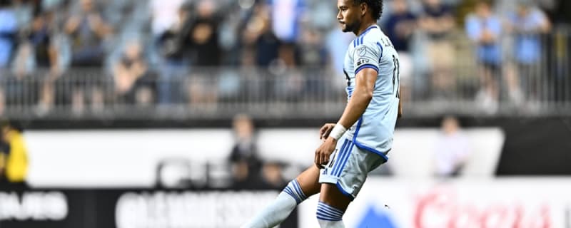 Fire acquire F Ariel Lassiter from CF Montreal