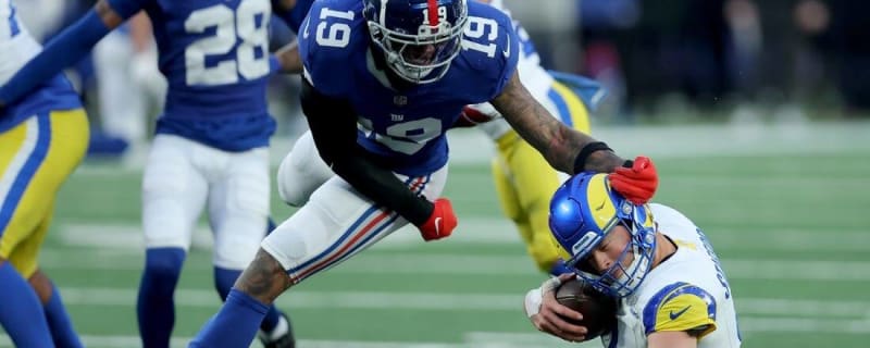 Giants re-sign LB Isaiah Simmons