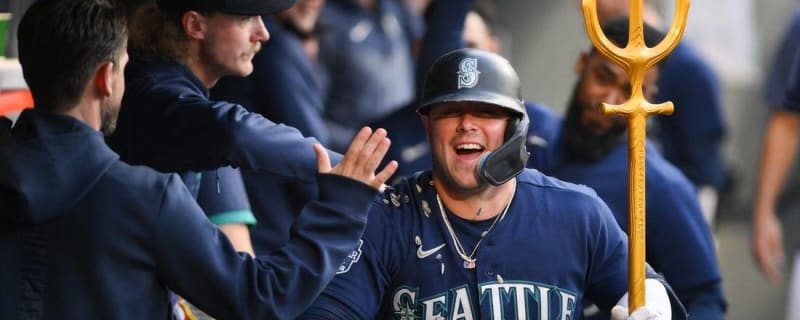 Scary Collision in Tampa Bay Rays and Seattle Mariners Game Between Isaac  Paredes and Ty France - Fastball