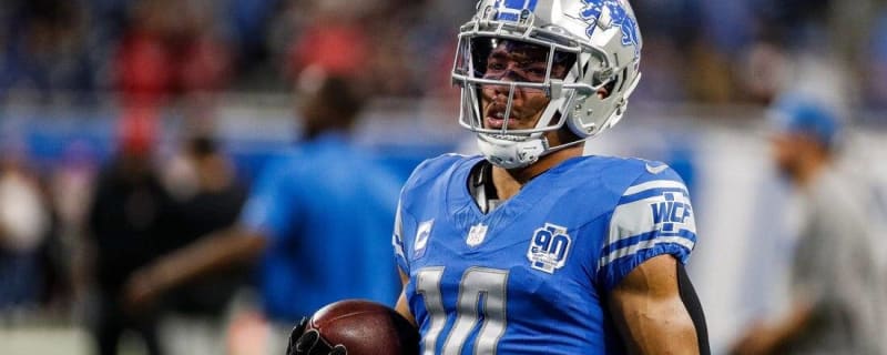 Jahmyr Gibbs signs his first NFL contract with Detroit Lions 