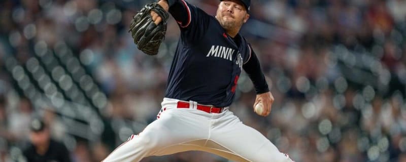 Twins put LHP Thielbar on 15-day IL, recall Kirilloff from Triple