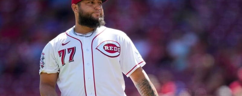 Rangers acquire RHP Daniel Duarte from Reds