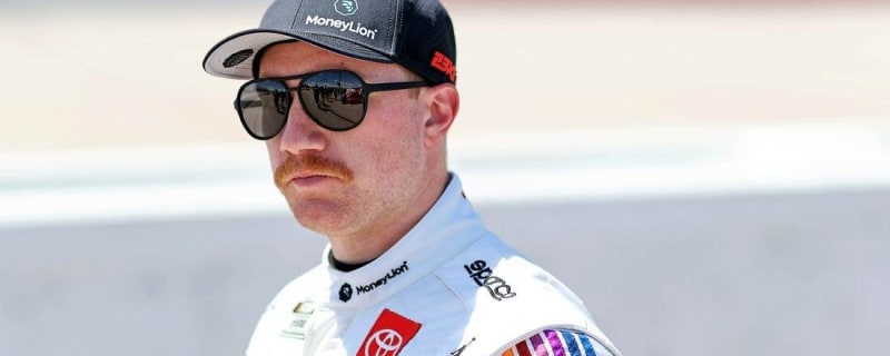 Tyler Reddick edges Brad Keselowski for Darlington pole