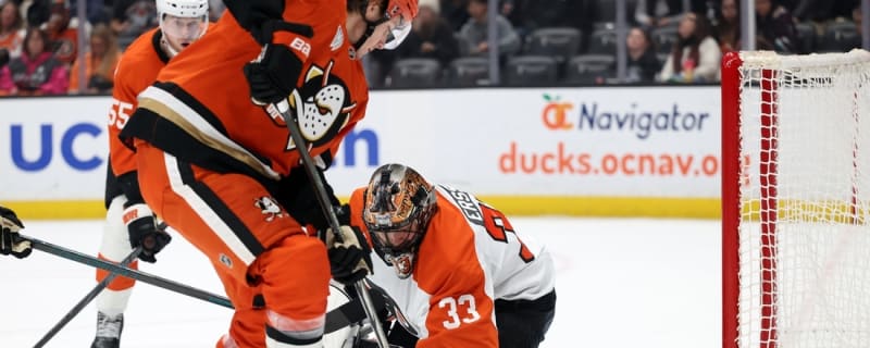 Samuel Ersson sheds struggles, stymies Ducks in Flyers&#39; win