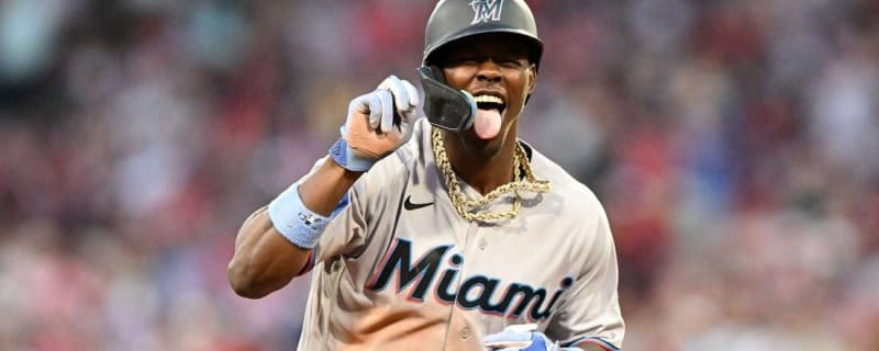 Miami Marlins Star Jazz Chisholm Jr. Shows Off UFO Chain Before NL Wild  Card Game - Fastball