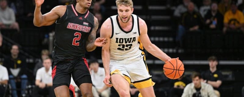 Ben Krikke leads Iowa vs. North Florida