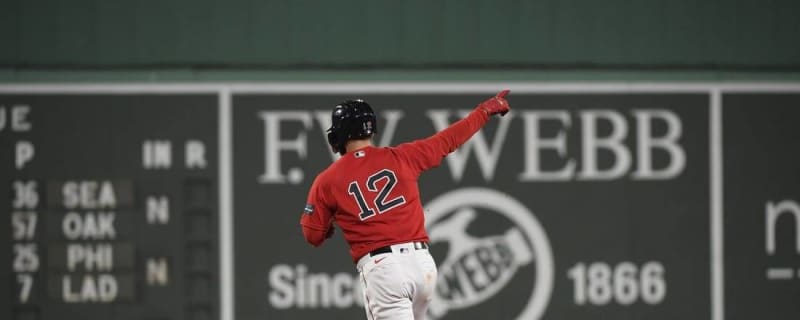 After Jays' 6-run inning, Red Sox storm back for win