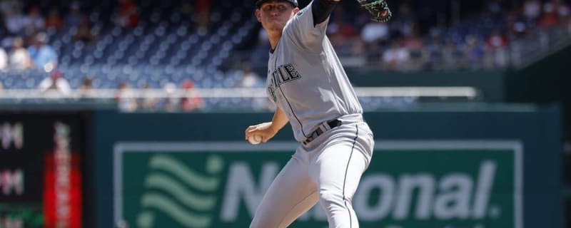 Chris Flexen's defensive mishap, quiet bats send Mariners to second loss in  row