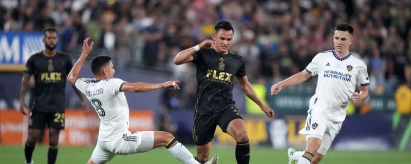 Riqui Puig leads Galaxy to win over LAFC in front of MLS record crowd of  82,110